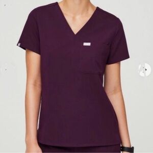 FIGS Catarina One Pocket Scrub Top | Deep Purple